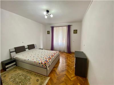De vanzare apartament cu 2 camere si teren de 104 mp in zona Orasul de Jos din Sibiu