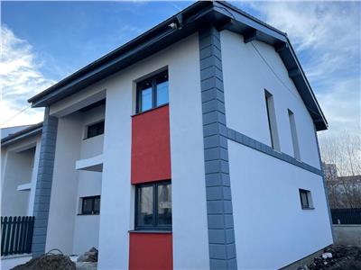 Casa de tip triplex cu 2 locuri de parcare de vanzare in Sibiu zona Vasile Aaron
