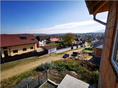 De vanzare casa cu 5 camere 2 bai si 260 mp teren in Cisnadie langa Sibiu
