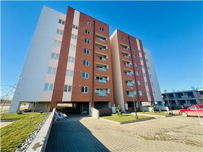 De vanzare apartament cu 3 camere decomandate cu 2 balcoane si loc de parcare in zona Calea Surii Mici