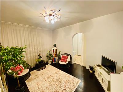 De vanzare apartament renovat cu 2 camere si pivnita la parter inalt in Sibiu zona Ciresica