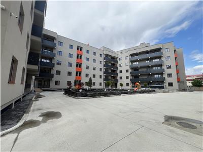 De vanzare apartament cu 2 camere decomandate cu balcon la etajul 2 zona Rahovei