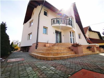 Se vinde o casa deosebita cu 1000 mp teren langa Parcul Sub Arini din Sibiu