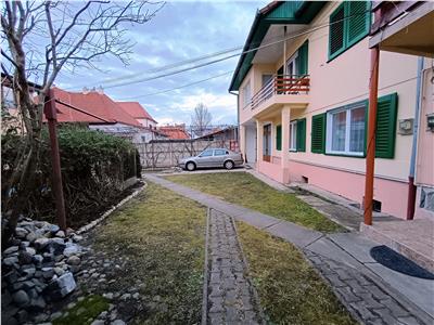 De inchiriat casa cu 4 camere curte si garaj langa Parcul Sub Arini din Sibiu