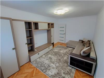 De vanzare apartament renovat cu 2 camere si balcon etajul 2 in Sibiu zona Terezian