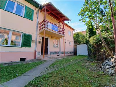 De vanzare casa cu 4 camere curte proprie si garaj in Sibiu zona parcului Sub Arini