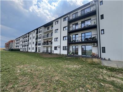 De vanzare apartament la cheie cu 2 camere decomandate si balcon etaj 2 zona Doamna Stanca