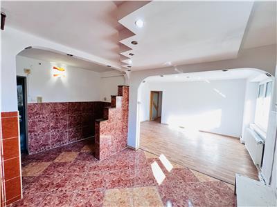 De vanzare apartament cu 3 camere si balcon situat in zona Rahovei din Sibiu