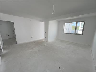 Casa de vanzare cu 4 camere 2 bai 2 balcoane si curte libera de 50 mp situata in zona Calea Cisnadiei din Sibiu