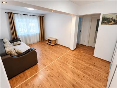 De vanzare apartament renovat cu 3 camere 2 bai si pivnita in Sibiu
