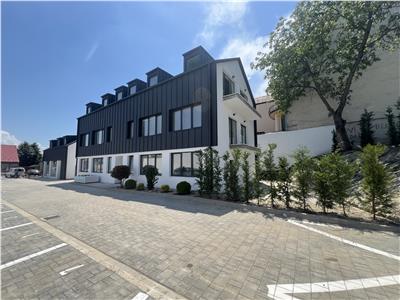 De vanzare apartament la cheie de 3 camere cu balcon si 2 locuri de parcare zona Turnisor