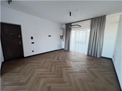 De vanzare apartament la cheie de 3 camere cu balcon si 2 locuri de parcare zona Turnisor
