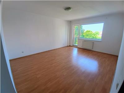 Apartament cu 3 camere decomandate balcon lift etaj 3 in zona Rahovei din Sibiu