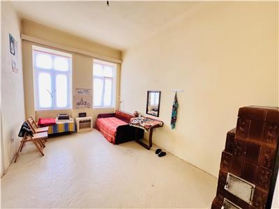 Apartament la casa de vanzare cu 3 camere si pivnita situat in zona ultracentrala Sibiu