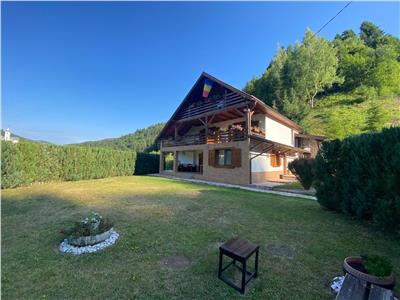 Pensiune de vanzare cu 7 unitati de cazare sala evenimente si sala recreere de vanzare in Apuseni judetul Alba
