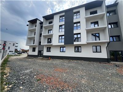 De vanzare apartament cu 2 camere decomandate si balcon etaj 1 zona Semaforului Sibiu