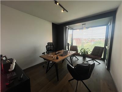 De vanzare apartament cu 3 camere decomandate si balcon etaj 2 zona Calea Dumbravii Sibiu