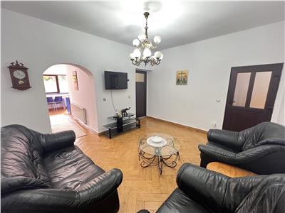 Casa de vanzare cu 5 camere si 2 bai teren 142 mp zona Calea Dumbravii din Sibiu