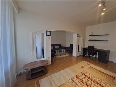Apartament cu 3 camere si 2 bai de inchiriat in Sibiu zona Garii