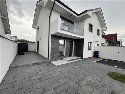 De vanzare casa cu 4 camere 2 bai si teren de 266 mp zona Arhitectilor