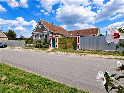 De vanzare casa cu 4 camere si 1650 mp teren in Porumbacu de Jos jud Sibiu