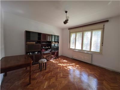 De inchiriat casa cu 3 camere spatioase decomandate cu gradina in zona Calea Poplacii din Sibiu