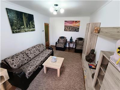 De inchiriat apartament cu 3 camere decomandate si 2 bai in Sibiu zona Vasile Aaron