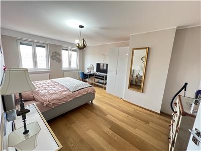 De inchiriat apartament spatios cu o camere situat la casa in zona centrala din Sibiu