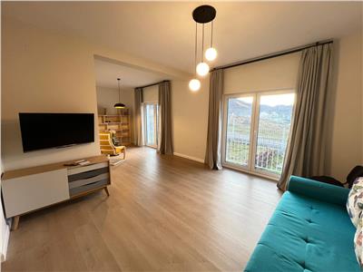 De inchiriat casa individuala cu 5 camere decomandate si curte libera si livada de 430 mp in Cisnadie