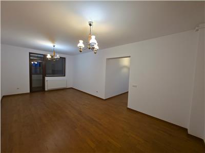 De vanzare apartament cu 3 camere 2 parcari si balcon in zona Selimbar din Sibiu