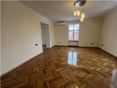 De inchiriat spatiu de birouri complet renovat cu 3 camere si 2 bai zona centrala din Sibiu