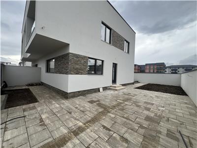 De vanzare casa cu 4 camere si teren de 250 mp in Selimbar zona Triajului