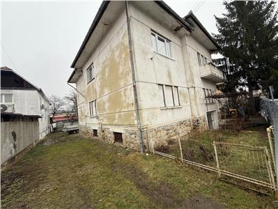 De vanzare apartament la casa cu 4 camere si teren 420 mp 
in zona parcul Sub Arini din Sibiu