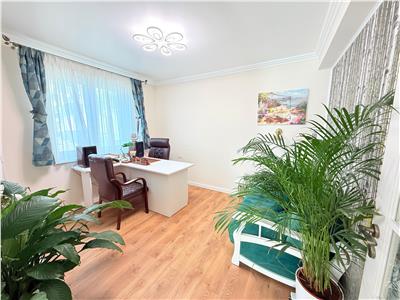 De vanzare apartament cu 2 camere decomandate gradina de 150 mp si 2 locuri de parcare zona Lidl/Semaforului