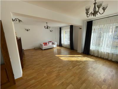 De inchiriat casa cu 8 camere si curte de 800 mp in zona Calea Poplacii din Sibiu