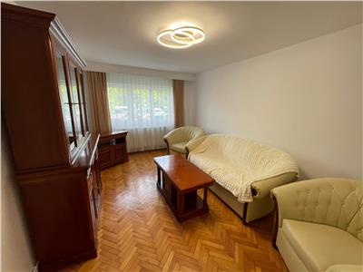 De inchiriat apartament cu 3 camere decomandate in zona Vasile Aaron din Sibiu