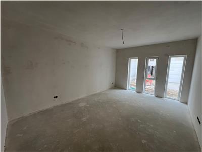 De vanzare apartament cu 3 camere decomandate 2 balcoane si loc parcare etaj 1 zona Shopping City Selimbar