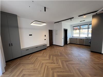 De vanzare apartament la cheie de 3 camere cu balcon si 2 locuri de parcare zona Turnisor din Sibiu