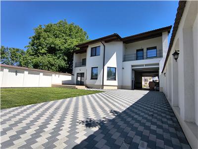 De inchiriat casa ultramoderna cu 4 camere 3 bai si dressing 170 mp utili in Sibiu