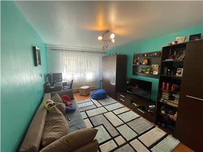 De vanzare apartament cu 2 camere decomandate balcon si pivnita in zona Calea Dumbravii din Sibiu
