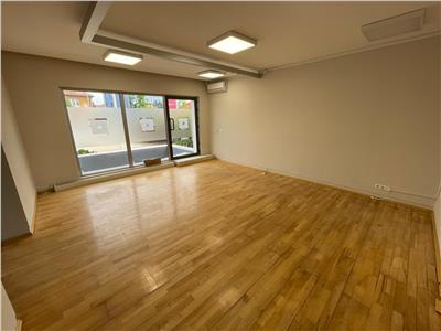 De inchiriat spatiu de birouri premium cu 6 locuri de parcare situat intr-un imobil din zona Calea Dumbravii din Sibiu