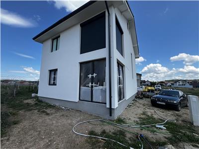 De vanzare casa individuala cu 4 camere si teren de 310 mp in Cristian zona Serelor