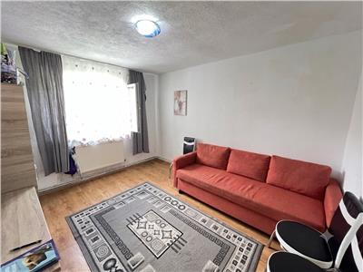De vanzare apartament cu 2 camere decomandate pivnita proprie situat in localitatea Cisnadie din Sibiu