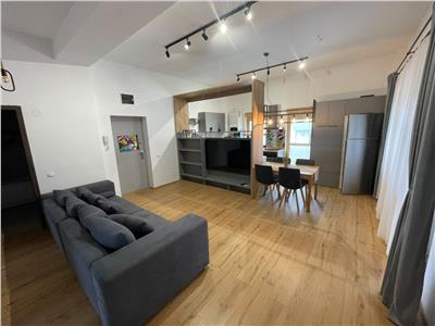 De inchiriat apartament penthouse cu 4 camere decomandate 2 balcoane terasa si loc de parcare situat in zona Doamna Stanca din Sibiu