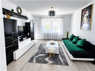 De inchiriat apartament modern la etajul 1 cu 2 camere decomandate, balcon si loc de parcare privat in Sibiu