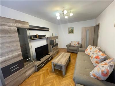 De inchiriat apartament cu 3 camere decomandate si balcon in zona Vasile Aaron din Sibiu