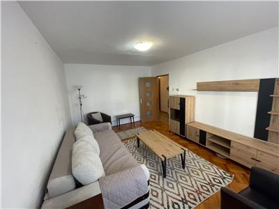 De inchiriat apartament cu 3 camere decomandate si pivnita in zona Strand din Sibiu