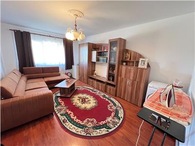 De vanzare apartament cu 3 camere decomandate 2 bai zona Vasile Aaron din Sibiu