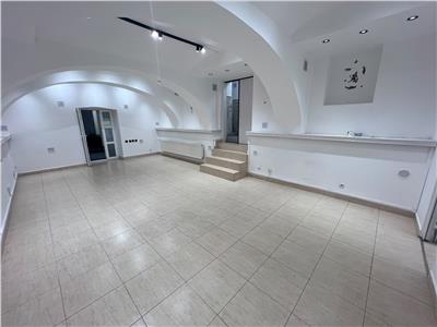 Spatiu de inchiriat pretabil birouri clinica situat in zona ultracentrala din Sibiu
