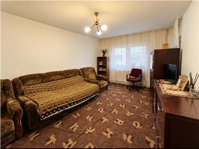 De vanzare apartament cu 2 camere decomandate de pivnita la etaj interemediar zona Semaforului din Sibiu